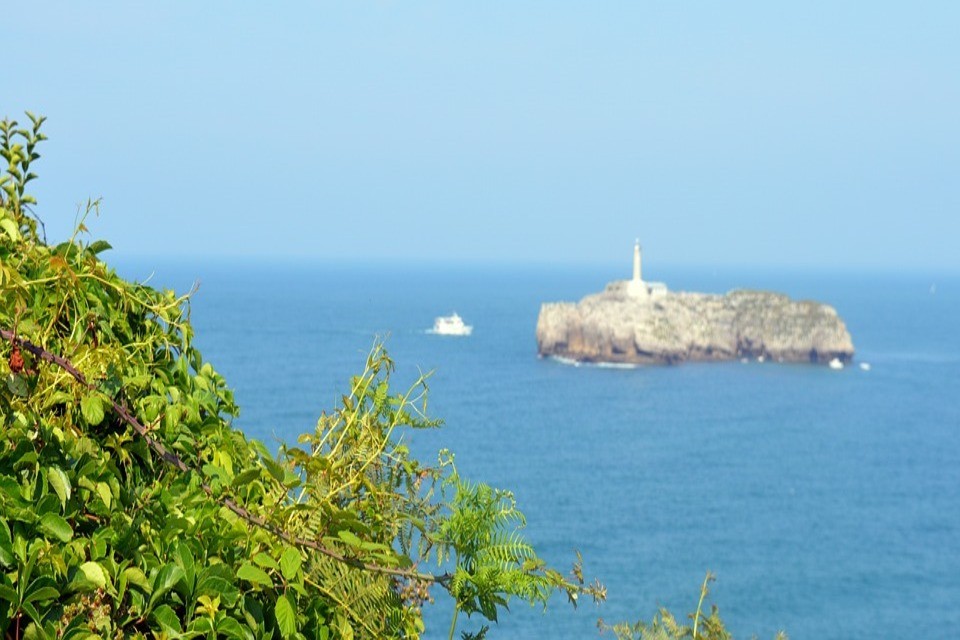 espana cantabria faro.